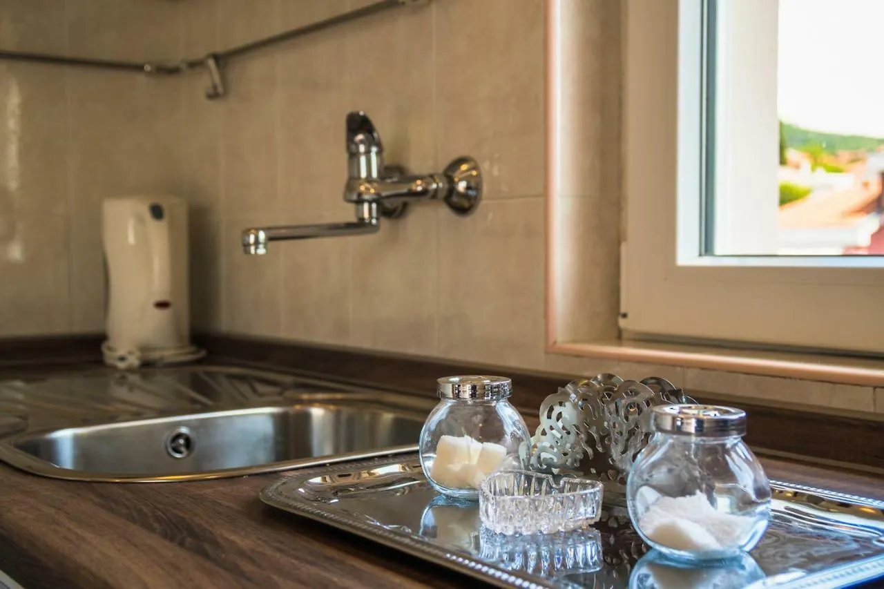 Anikol Apartments Selce